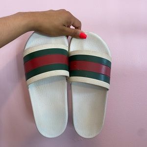 GUCCI SLIDES